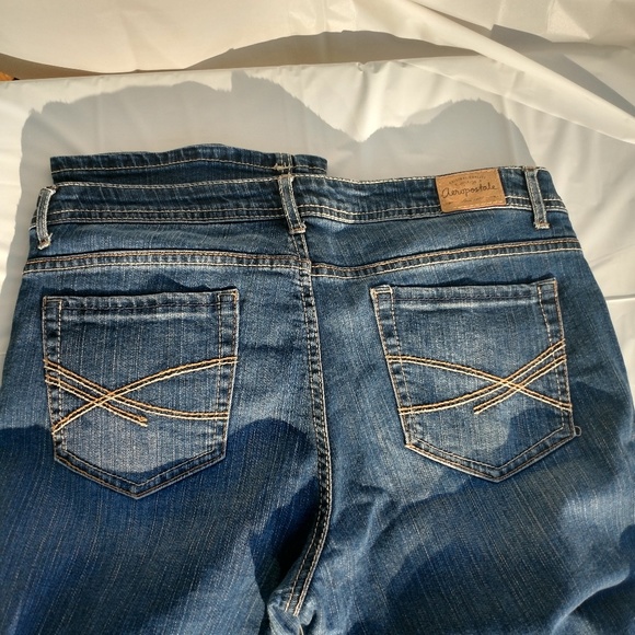 Aeropostale Women's Sized 11/12 Boot Cut Jeans - Picture 4 of 6
